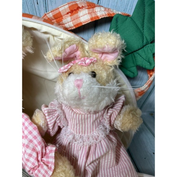 Easter Mommy Rabbit & 2 bunny Zip-up Carrot take along bag house play set plush - Picture 9 of 9